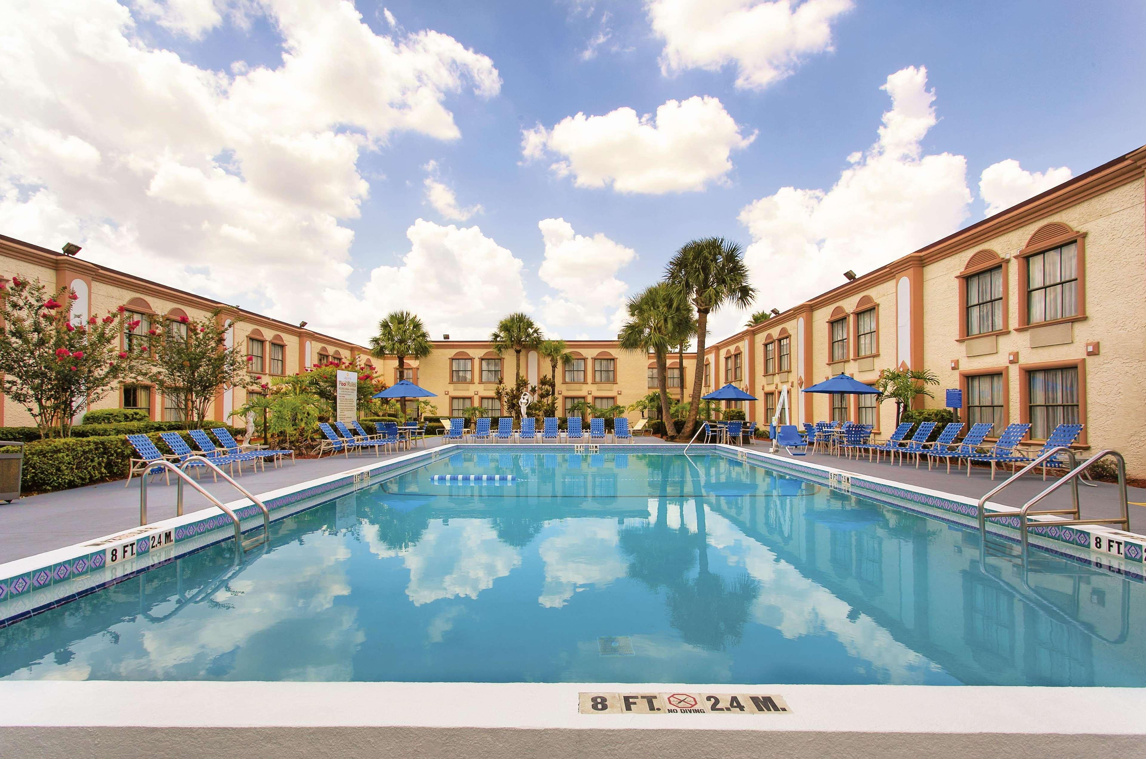 La Quinta Inn By Wyndham Orlando International Drive North Exterior photo